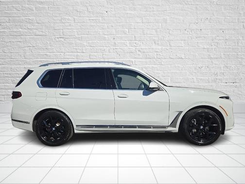 Alpine White 2026 BMW X7 xDrive40i