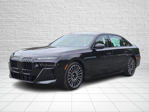 2025 BMW 760 760i xDrive