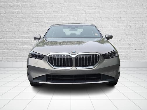 Gray Metallic 2025 BMW 530 i xDrive