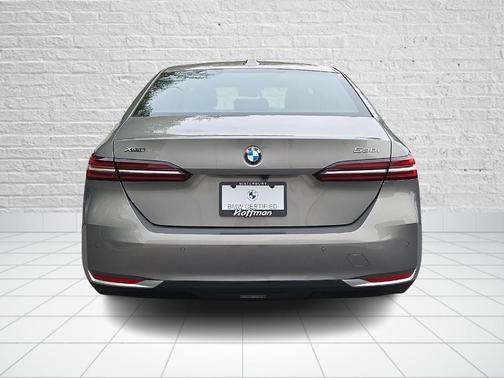 Gray Metallic 2025 BMW 530 i xDrive