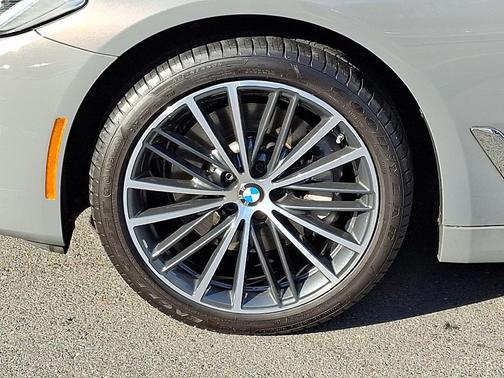 2022 BMW 530 i xDrive