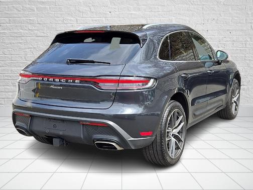 2024 Porsche Macan Base (PDK)