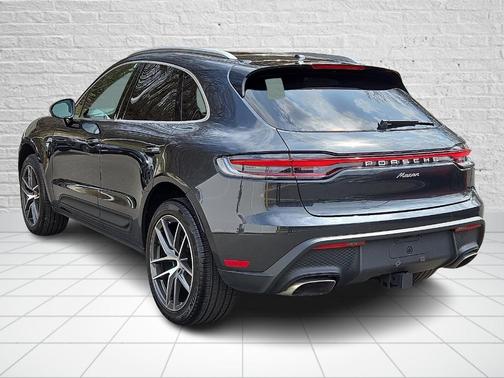 2024 Porsche Macan Base (PDK)