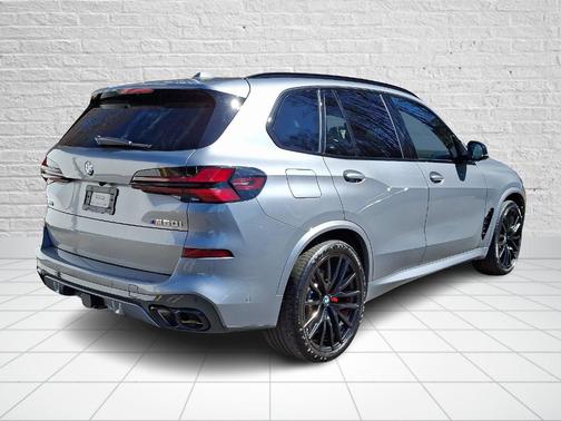 2024 BMW X5 M60i