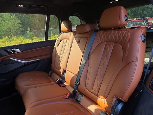 2026 BMW X7 M60i