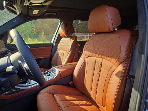 2026 BMW X7 M60i