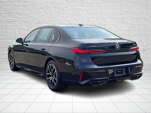 2025 BMW 760 760i xDrive