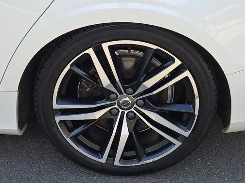 2020 Volvo V60 T5 R-Design