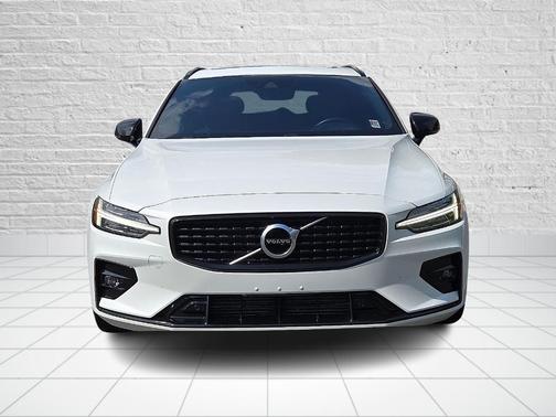 2020 Volvo V60 T5 R-Design