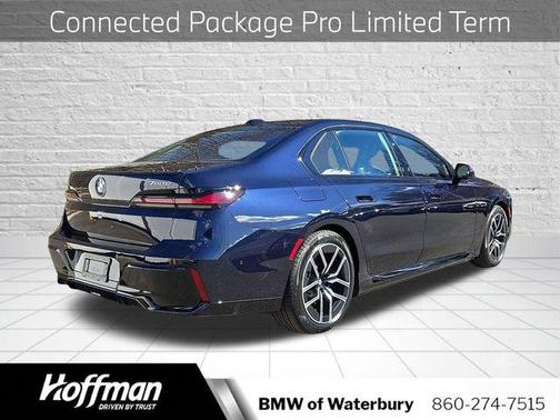 Carbon Black Metallic 2026 BMW 750e xDrive