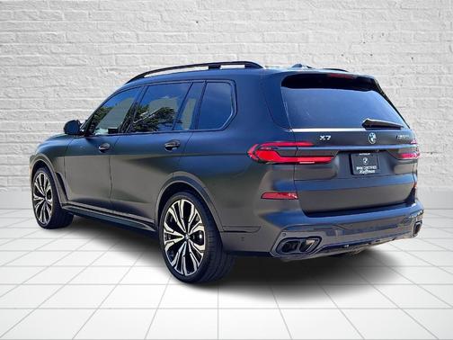 Black Sapphire Metallic 2025 BMW X7 M60i