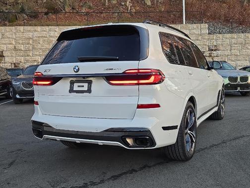 2025 BMW X7 xDrive40i