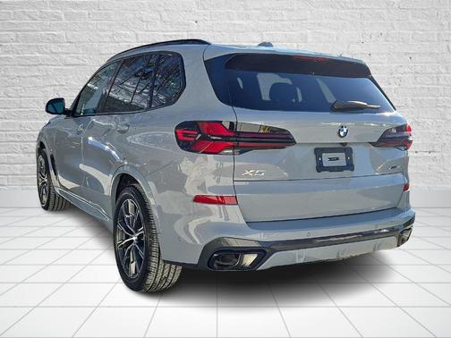 Gray Metallic 2026 BMW X5 xDrive40i