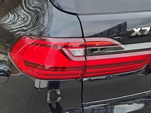 2022 BMW X7 M50i