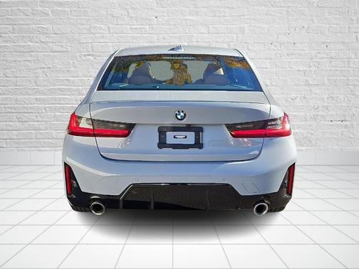 2023 BMW 330 i xDrive