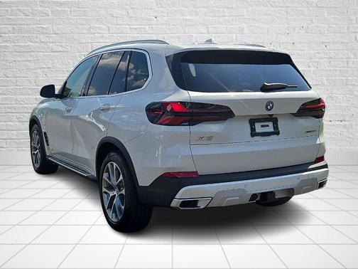 Mineral White Metallic 2026 BMW X5 PHEV xDrive50e