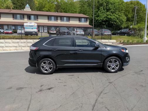 Photo 2 of 31 of 2015 Ford Edge Titanium