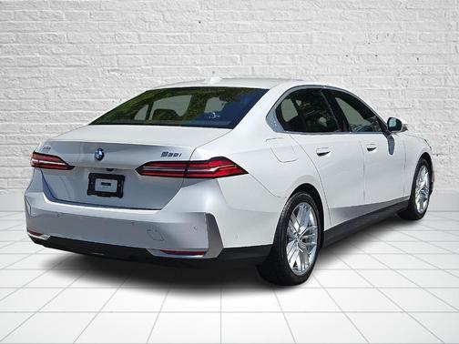 2024 BMW 530 i xDrive