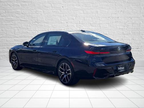 Tanzanite Blue 2026 BMW 740 i xDrive