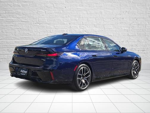 Tanzanite Blue 2026 BMW 740 i xDrive