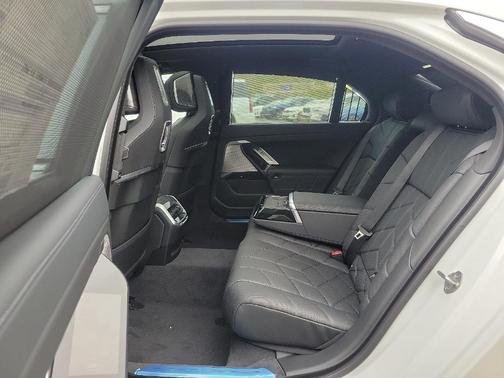 2024 BMW i7 eDrive50