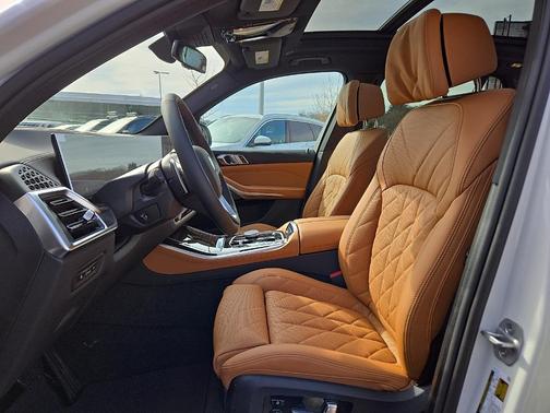 Alpine White 2026 BMW X5 PHEV xDrive50e