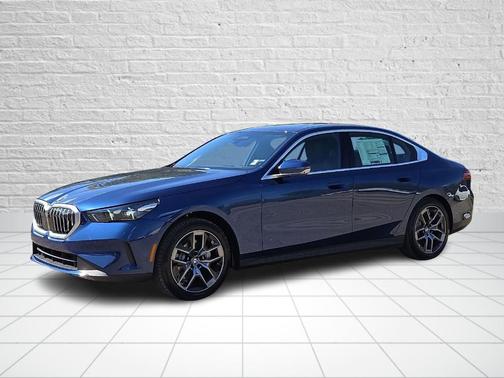 Phytonic Blue Metallic 2027 BMW 530 i