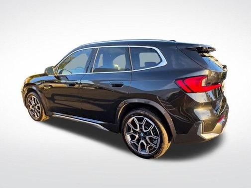 Black Sapphire Metallic 2026 BMW X1 xDrive28i