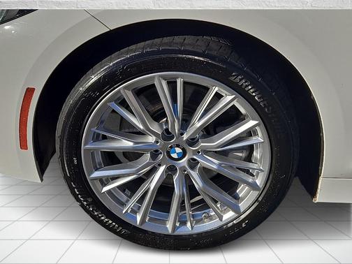 2023 BMW 330 i xDrive