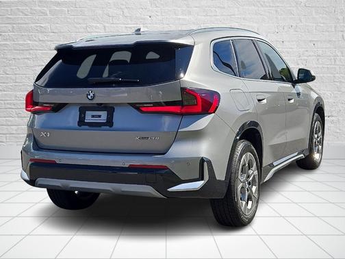 Space Silver 2026 BMW X1 xDrive28i