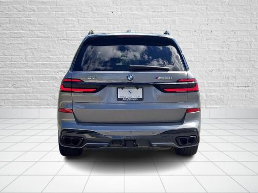Skyscraper Gray Metallic 2024 BMW X7 M60i