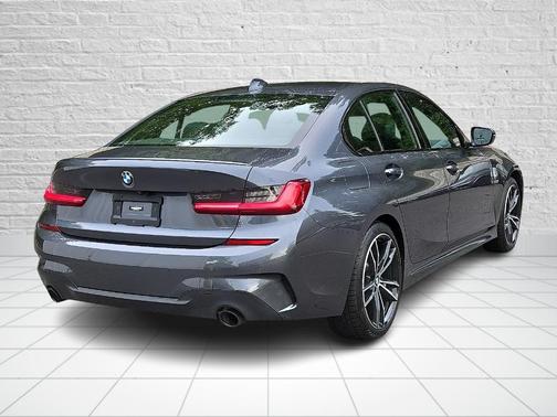 2022 BMW 330 i xDrive