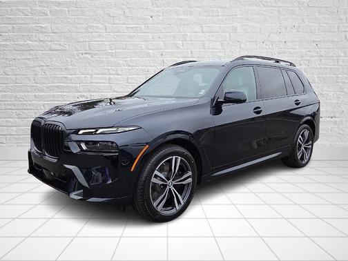 Carbon Black Metallic 2026 BMW X7 xDrive40i