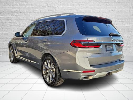 Skyscraper Gray Metallic 2024 BMW X7 xDrive40i