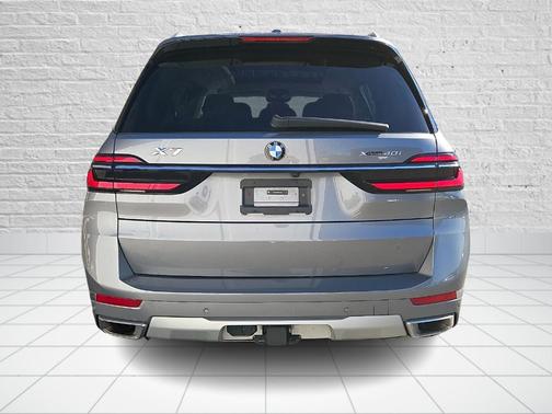Skyscraper Gray Metallic 2024 BMW X7 xDrive40i