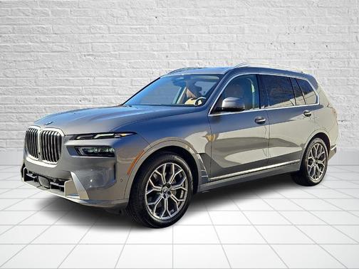 Skyscraper Gray Metallic 2024 BMW X7 xDrive40i