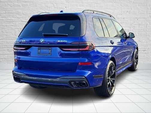 Bay Blue 2026 BMW X7 M60i