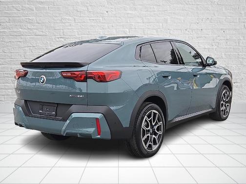 Green 2026 BMW X2 xDrive28i