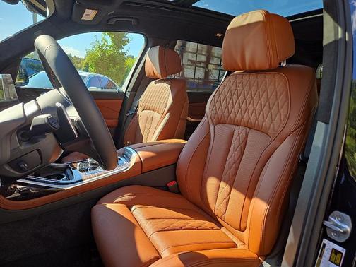 2026 BMW X7 M60i