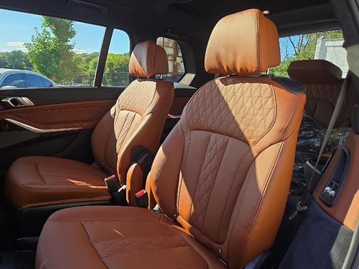 2026 BMW X7 M60i