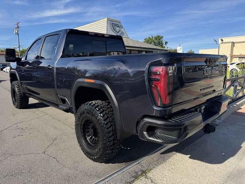 2024 GMC Sierra 2500 AT4