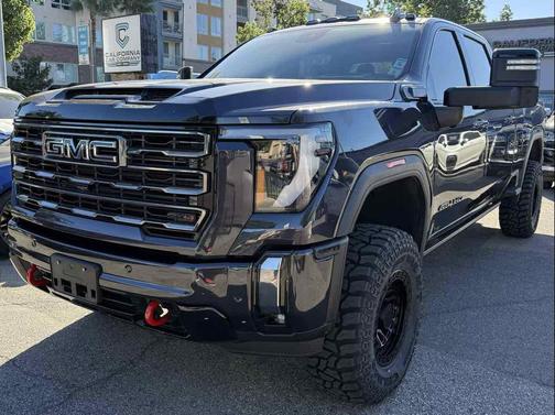 2024 GMC Sierra 2500 AT4