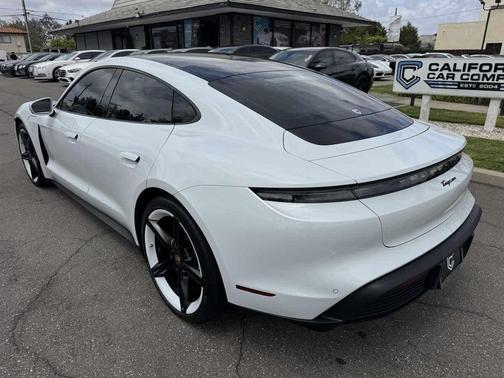 2022 Porsche Taycan