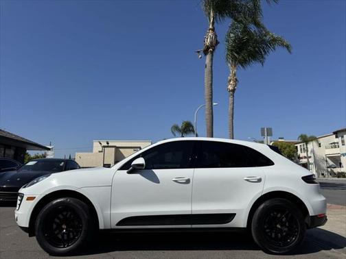 2017 Porsche Macan Base