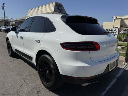 2017 Porsche Macan Base