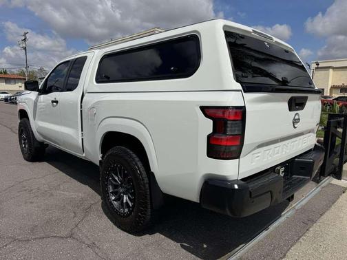 Glacier White 2023 Nissan Frontier S