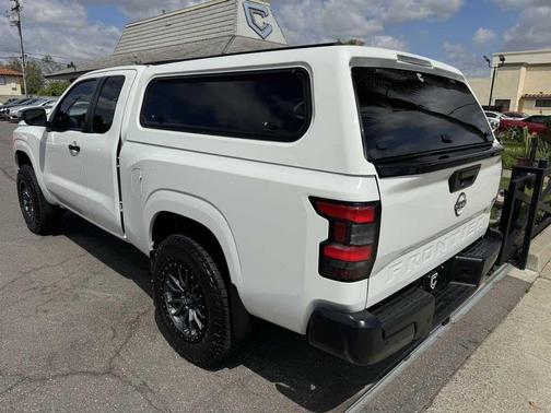 Glacier White 2023 Nissan Frontier S