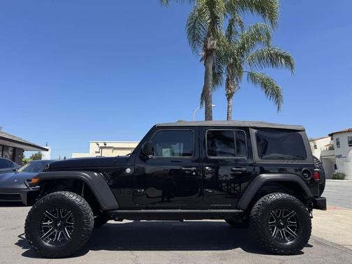 Black Clearcoat 2021 Jeep Wrangler Unlimited Sport