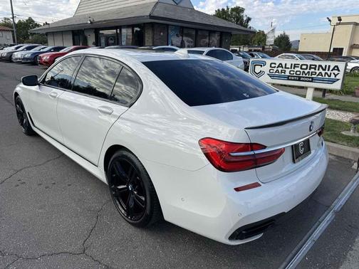 2019 BMW 740 740i