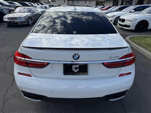 2019 BMW 740 740i